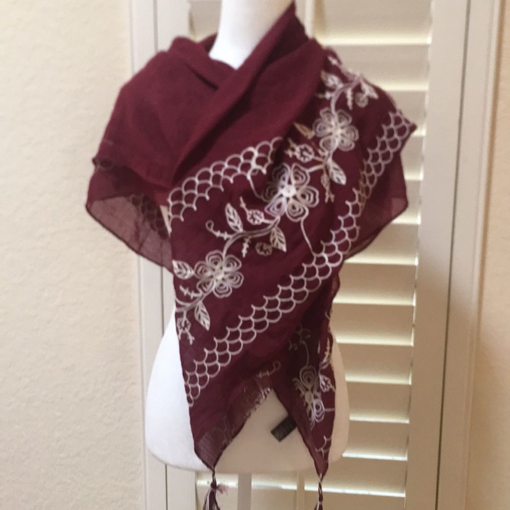 Scarf Embroidered  - Picture 3 of 7